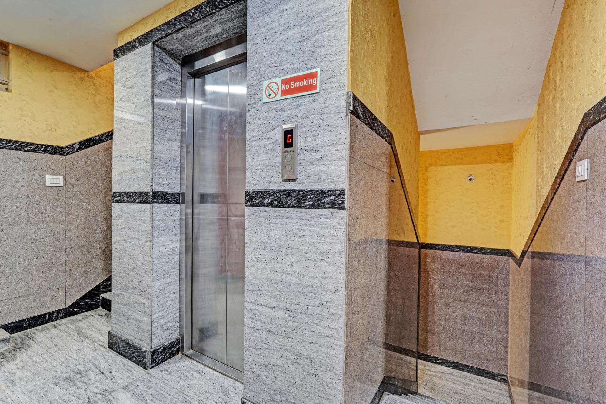 Hotel O Maruthi Residency Bangalore Buitenkant foto